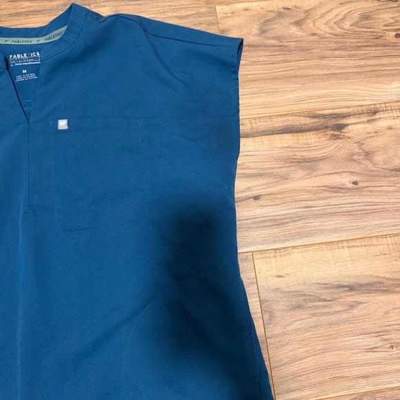 Fabletics Caribbean blue scrub set - Picture 3 of 6